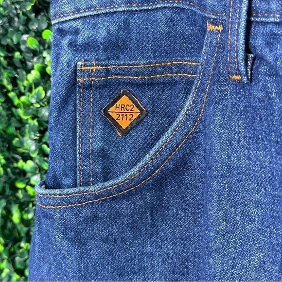 Men’s Wrangler Flame Resistant Blue Denim Jeans Sz 38x32 - Picture 3 of 5